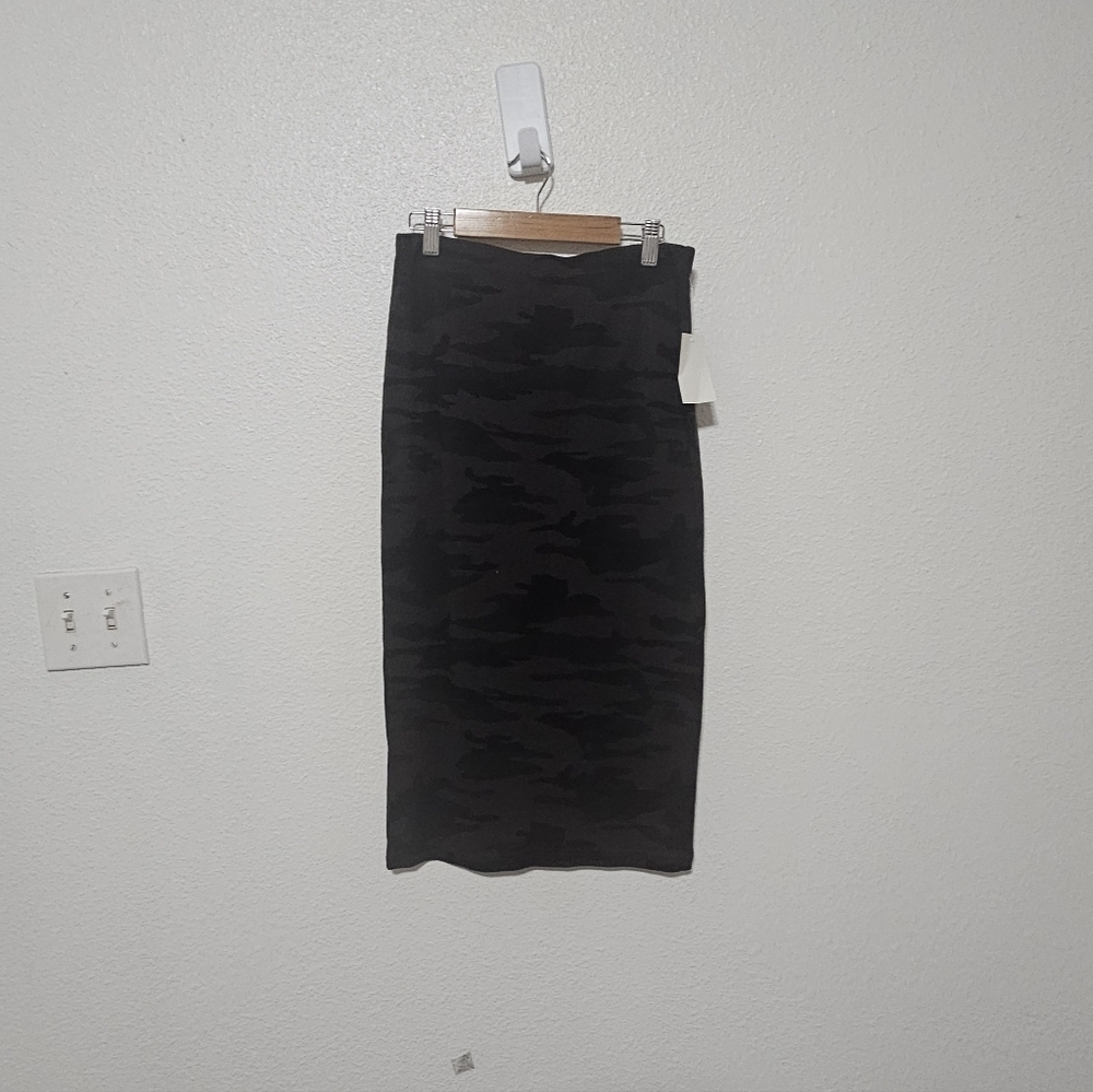 NWT Sanctiary pemcil skirt camo size xs